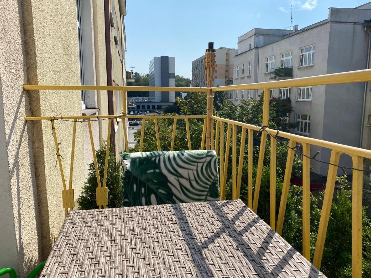 Apartament Przy Plazy W Centrum Gdyni - Prywatny Parking! Gdynia Exteriör bild